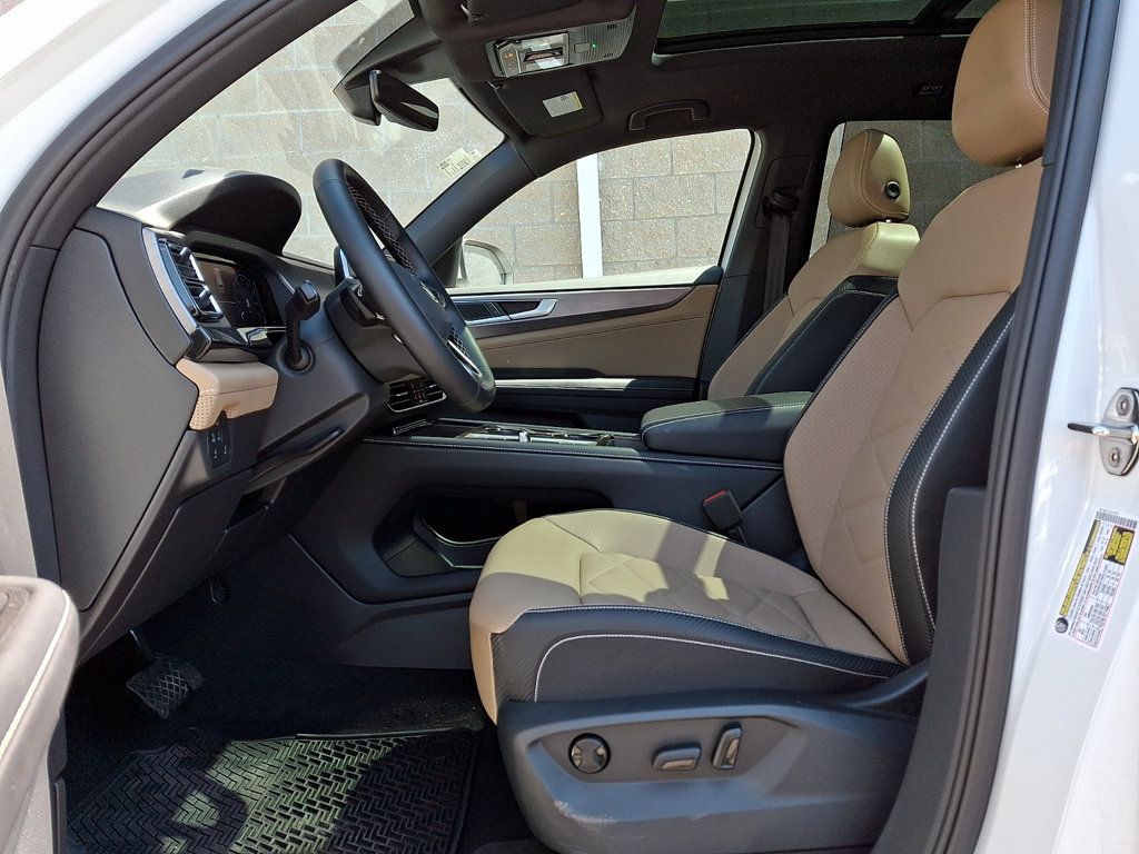 Certified 2025 Volkswagen Atlas Cross Sport SE w/ Panoramic Sunroof Package AWD/4WD image 13