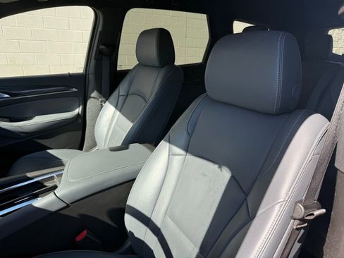 Used 2024 Buick Enclave Premium image 19