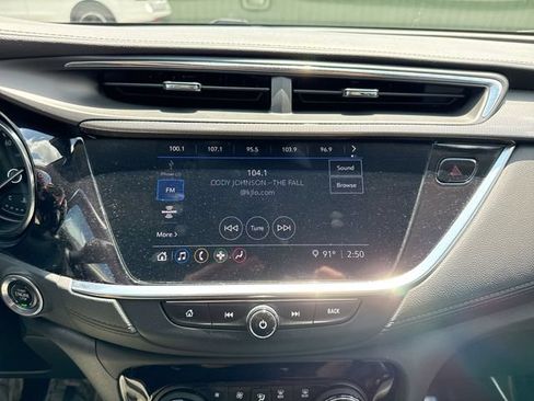 Used 2022 Buick Encore GX Essence w/ Experience Buick Package FWD image 16
