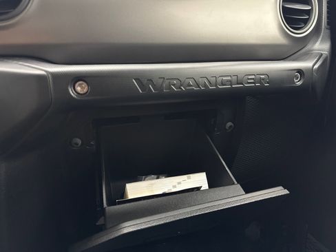 Used 2021 Jeep Wrangler Sport S image 35