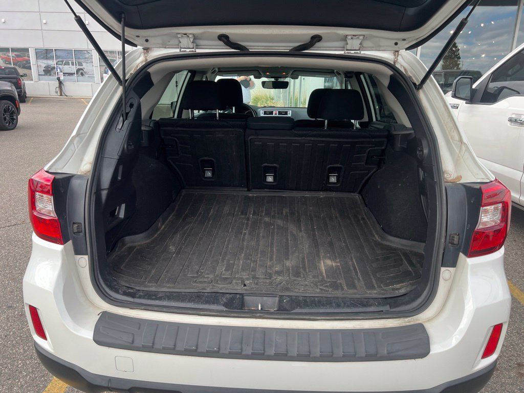 Used 2017 Subaru Outback 2.5i Premium AWD/4WD image 18