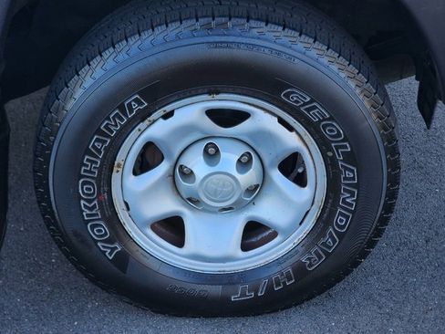 Used 2015 Toyota Tacoma PreRunner image 9