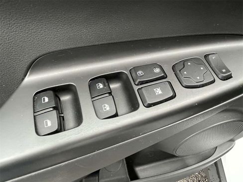 Used 2023 Hyundai Kona SEL w/ Convenience Package image 17