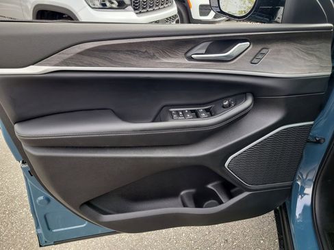 New 2026 Jeep Grand Cherokee Limited image 14