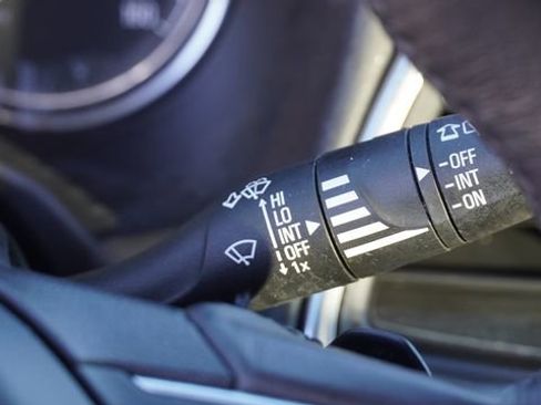 Used 2019 Buick Enclave Essence w/ LPO, Sport Appearance Package image 33