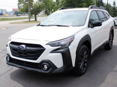 Used 2025 Subaru Outback Onyx Edition AWD/4WD image 7