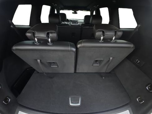 Used 2023 Cadillac XT6 Luxury AWD/4WD image 13