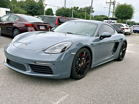Used 2017 Porsche 718 Cayman S RWD image 3