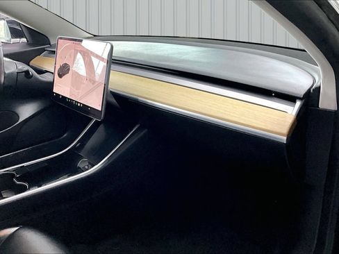 Used 2019 Tesla Model 3 Standard Range Plus RWD image 24