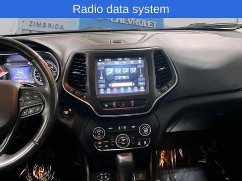Used 2020 Jeep Cherokee Trailhawk w/ Technology Group AWD/4WD image 12