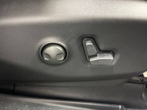 New 2026 Chrysler Pacifica Select FWD image 34
