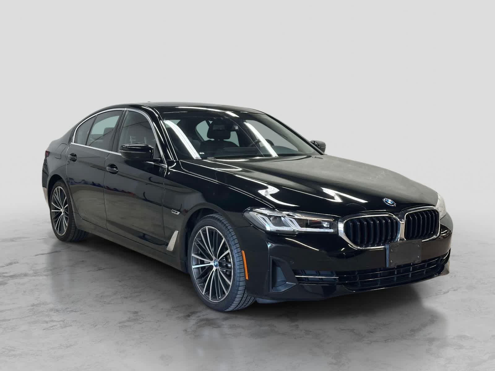Used 2023 BMW 530e xDrive w/ Convenience Package AWD/4WD image 7