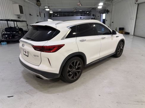 Used 2019 INFINITI QX50 Essential w/ Sensory Package image 5