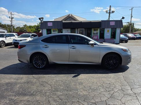 Used 2018 Lexus ES 350 w/ Ultra Luxury Package FWD image 30