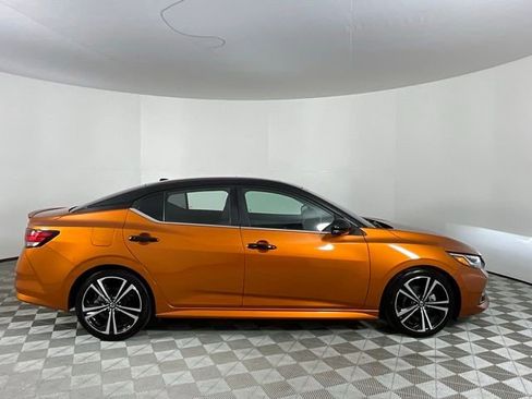 Used 2023 Nissan Sentra SR w/ SR Premium Package image 4