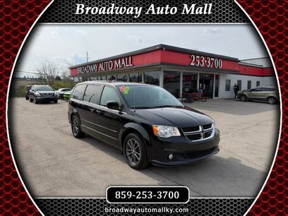 Used 2017 Dodge Grand Caravan SXT w/ Driver Convenience Group