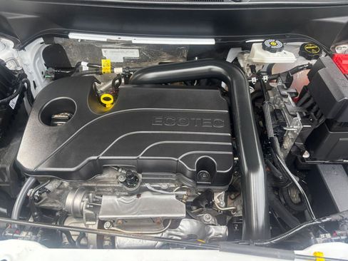 Used 2025 Chevrolet Equinox LT FWD image 32