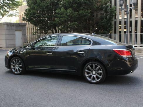 Used 2013 Buick LaCrosse Touring FWD image 9