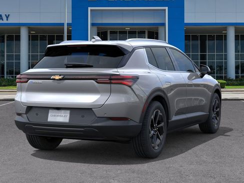 New 2026 Chevrolet Equinox EV LT image 4