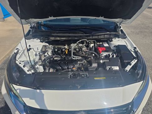 Used 2024 Nissan Altima 2.5 SV FWD image 44