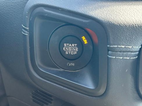 Used 2024 Jeep Gladiator Mojave w/ Safety Group image 28