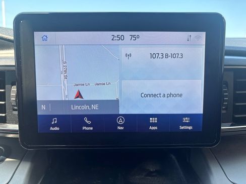 Used 2021 Ford Explorer XLT w/ Equipment Group 202A AWD/4WD image 19