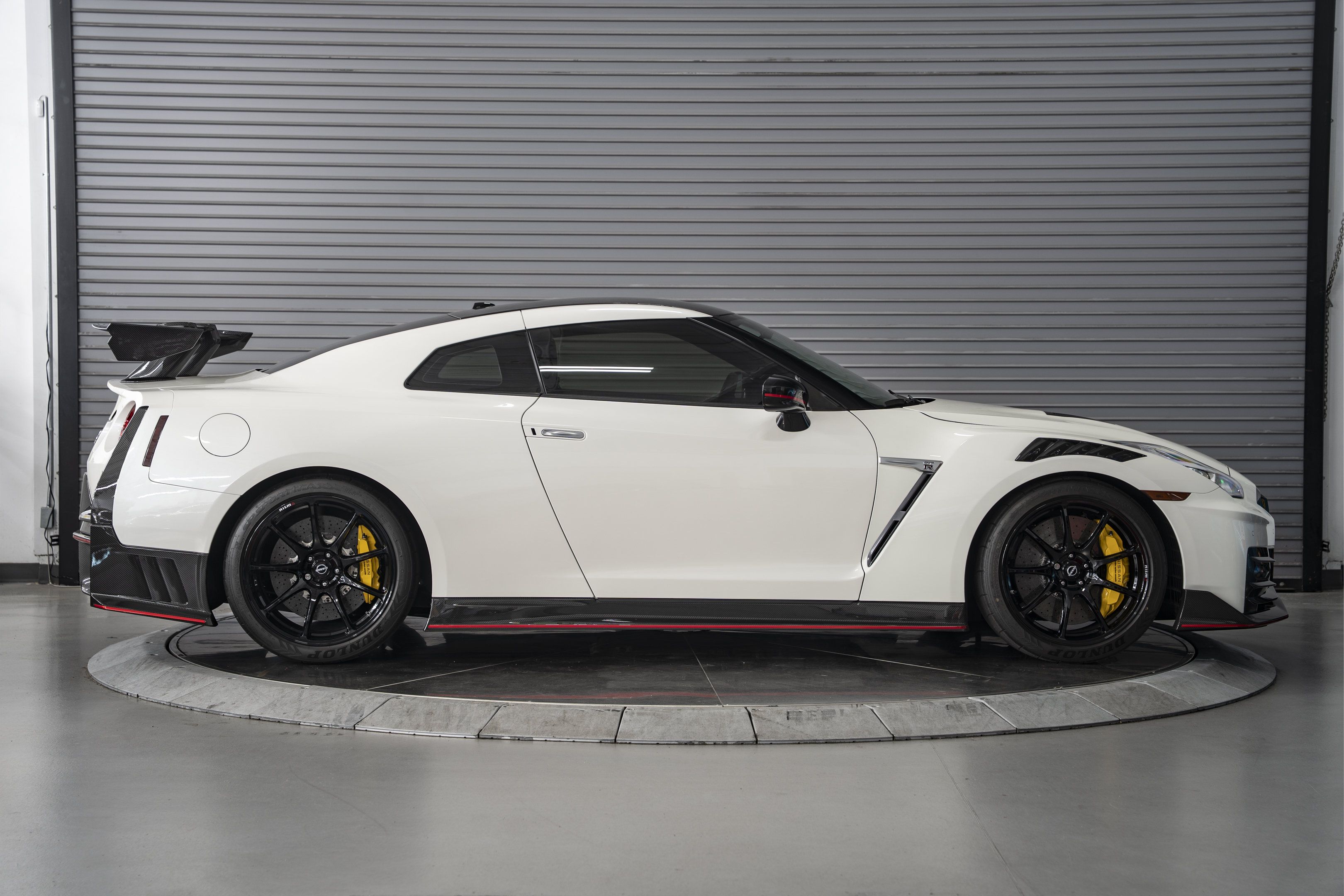 Used 2024 Nissan GT-R NISMO w/ Floor Mat Package AWD/4WD image 6