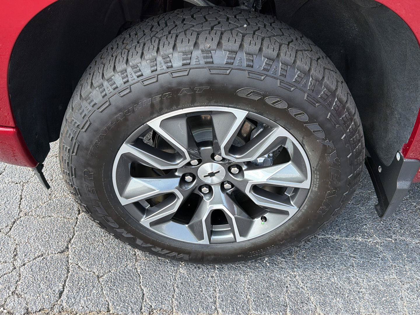 Used 2024 Chevrolet Silverado 1500 RST AWD/4WD image 36