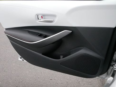 Certified 2025 Toyota Corolla SE image 28