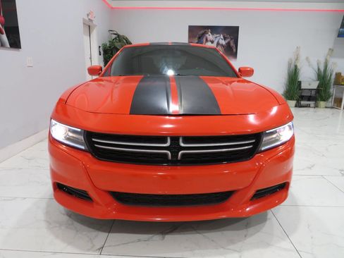 Used 2017 Dodge Charger SE image 6
