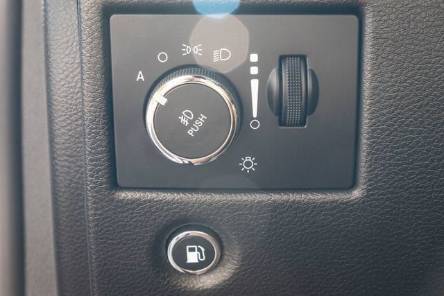 Used 2021 Jeep Grand Cherokee Limited AWD/4WD image 32