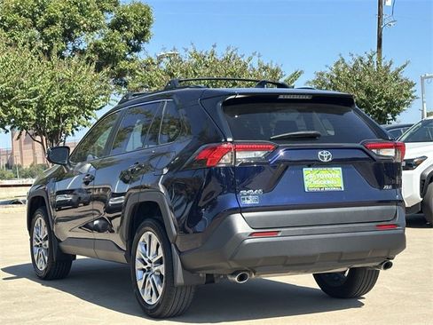 Used 2023 Toyota RAV4 XLE Premium image 3