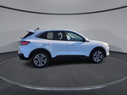 Certified 2022 Ford Escape SEL image 9