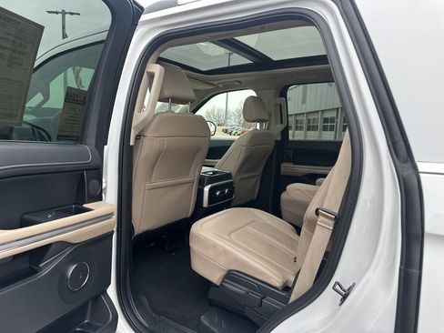Used 2024 Ford Expedition Limited image 24