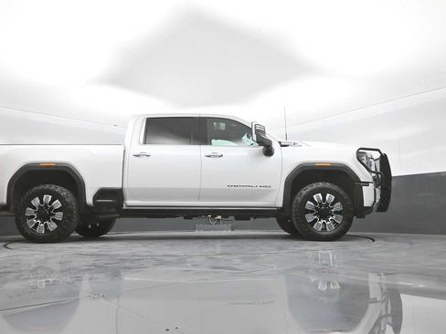 Used 2024 GMC Sierra 3500 Denali w/ Denali Reserve Package AWD/4WD image 44