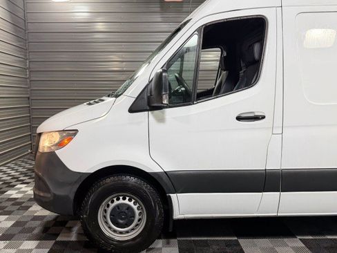 Used 2021 Mercedes-Benz Sprinter 2500 image 34