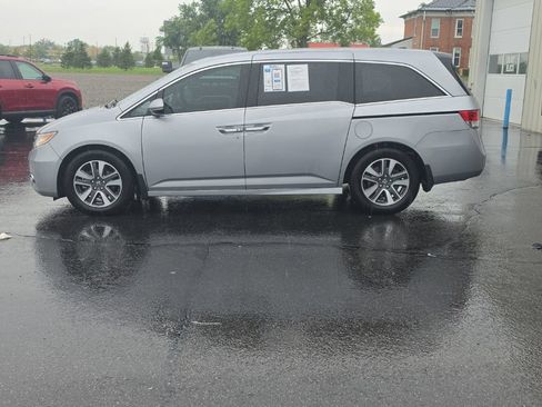 Used 2017 Honda Odyssey Touring image 4