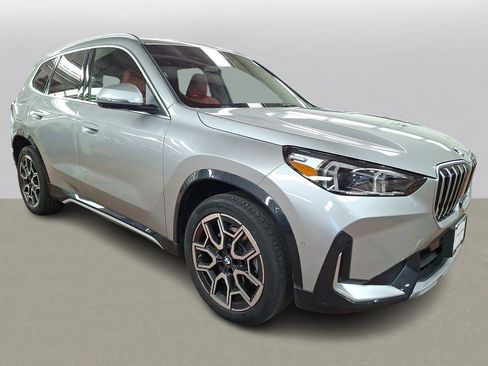 Used 2025 BMW X1 xDrive28i w/ Technology Package AWD/4WD image 3