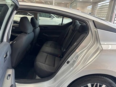 Used 2024 Nissan Altima 2.5 SV FWD image 34