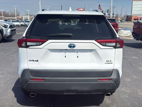 Certified 2022 Toyota RAV4 XLE w/ Convenience Package image 6