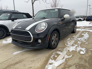 Used 2018 MINI Cooper 2-Door Hardtop video 1
