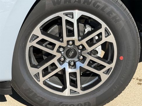 New 2025 Ford Expedition Active image 32