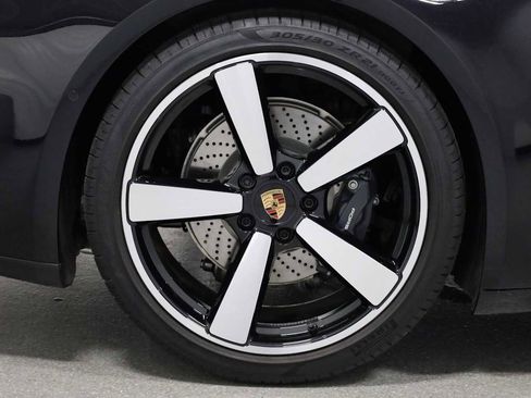 Certified 2025 Porsche 911 Carrera image 36