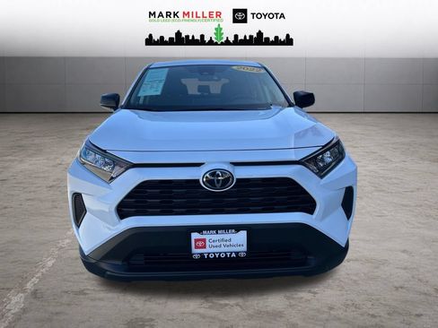 Certified 2022 Toyota RAV4 LE AWD/4WD image 9
