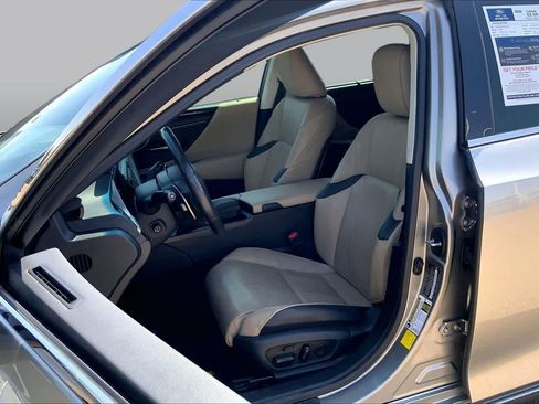 Used 2020 Lexus ES 350 Ultra Luxury w/ Accessory Package 2 FWD image 8