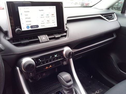 Used 2025 Toyota RAV4 LE image 21