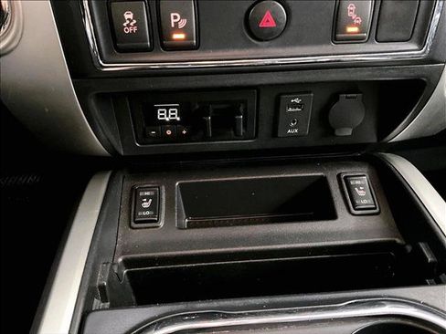 Used 2016 Nissan Titan SL RWD image 26