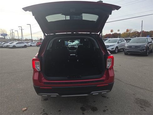 Certified 2022 Ford Explorer XLT w/ Equipment Group 202A image 27