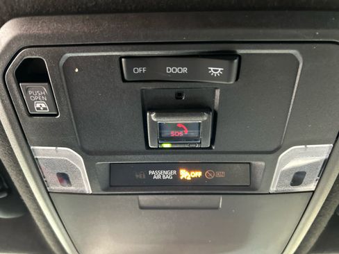 Used 2025 Toyota 4Runner SR5 AWD/4WD image 7