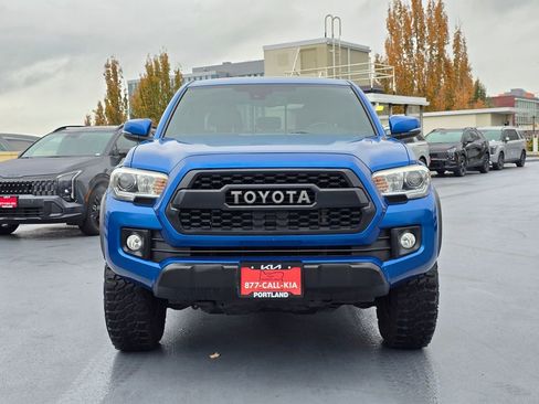 Used 2018 Toyota Tacoma TRD Off-Road image 8